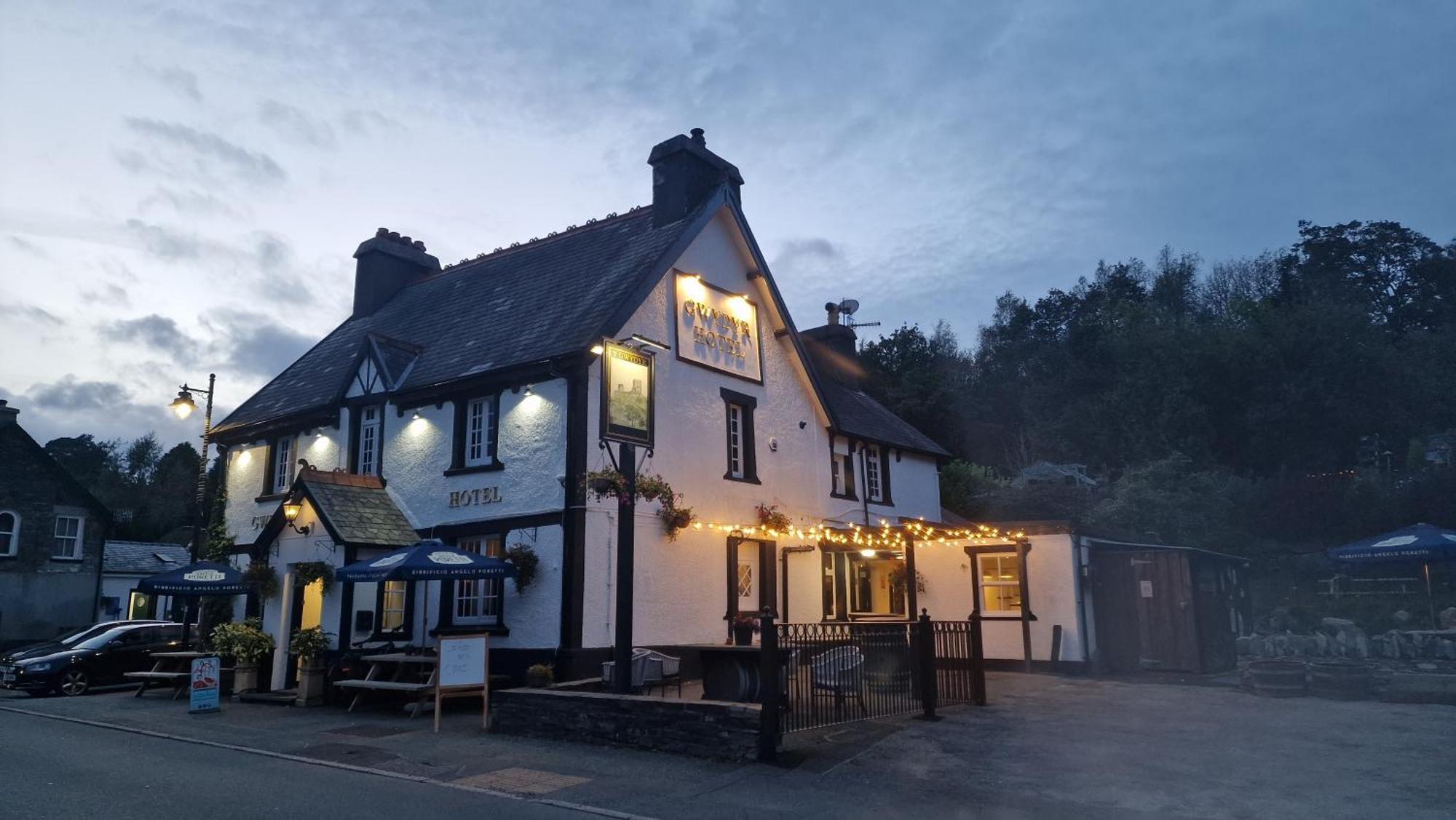 Y Gwydyr Hotel - Dolwyddelan Exterior photo